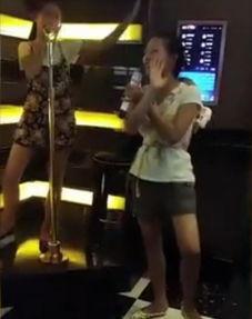 潮妈爆料被扒衣服视频在线观看,被扒衣服视频在线观看事件引发热议