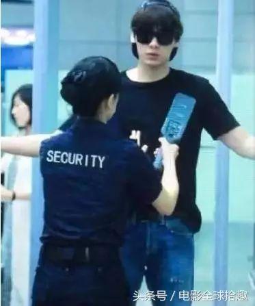 男明星 露雕,揭秘男明星的性感魅力