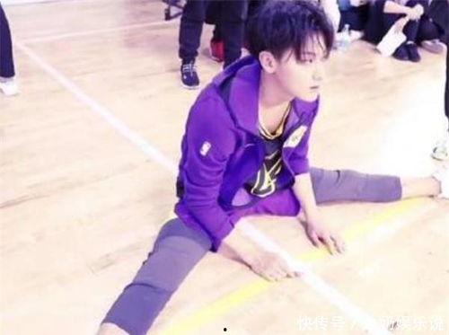 哪些男明星会劈叉,娱乐圈劈叉高手，这些男明星柔韧度惊人！