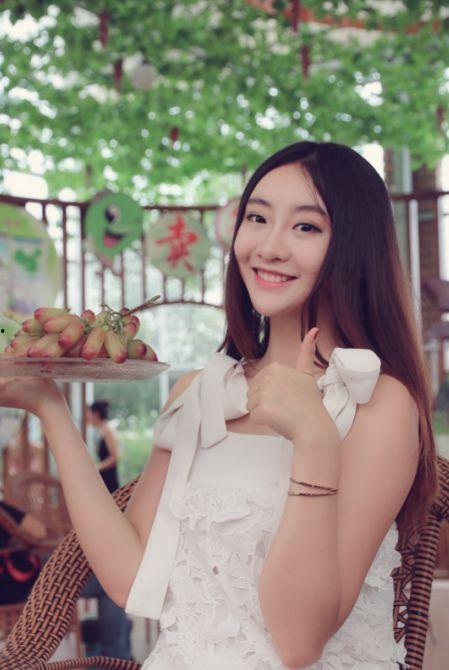 葡萄不甜抖音网红,揭秘甜蜜背后的故事