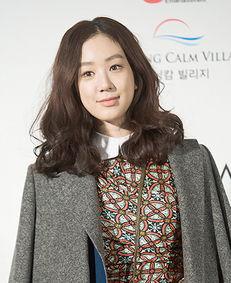 明星卷发造型,卷发造型的时尚演绎