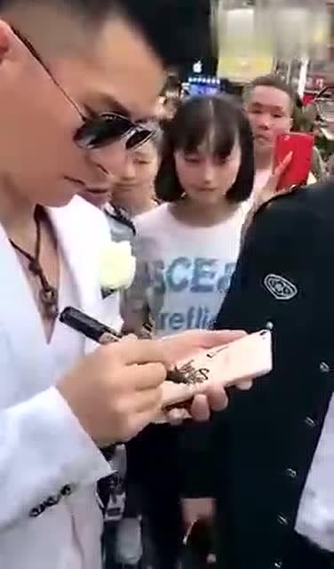 明星手机擦,揭秘明星们的时尚科技生活