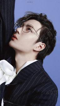 明星戴碧玺的图片,光影交错，璀璨星辉下的时尚演绎